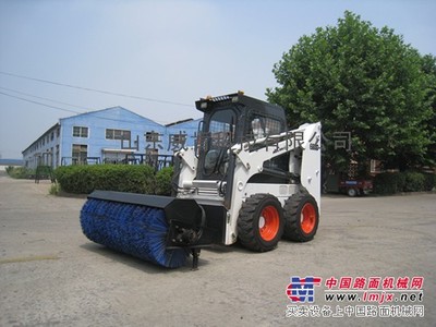 路面掃雪機(jī)_掃雪機(jī)_路面機(jī)械_整機(jī)供應(yīng)_整機(jī)平臺(tái)_中國路面機(jī)械網(wǎng)