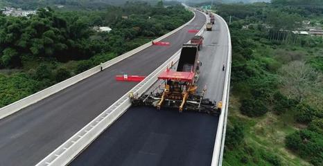 國(guó)慶不停工，大潮高速潮州段沖刺10月底路面工程完工